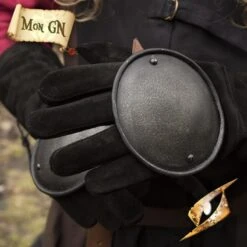 Protections Sombres Rondes Pour Mains